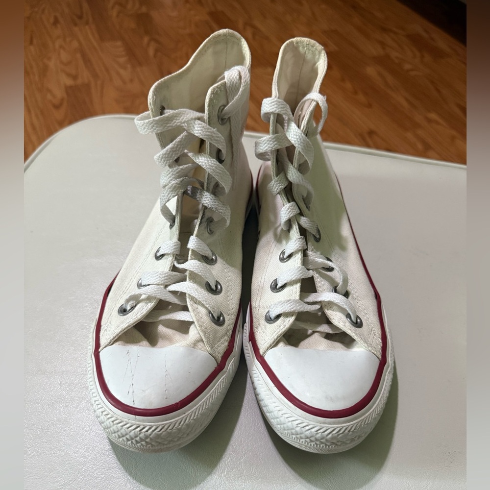 Converse - Picture 3 of 5